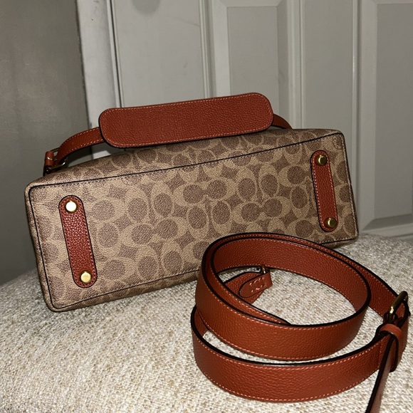 Coach Coated Canvas E/W bag - Picture 4 of 6